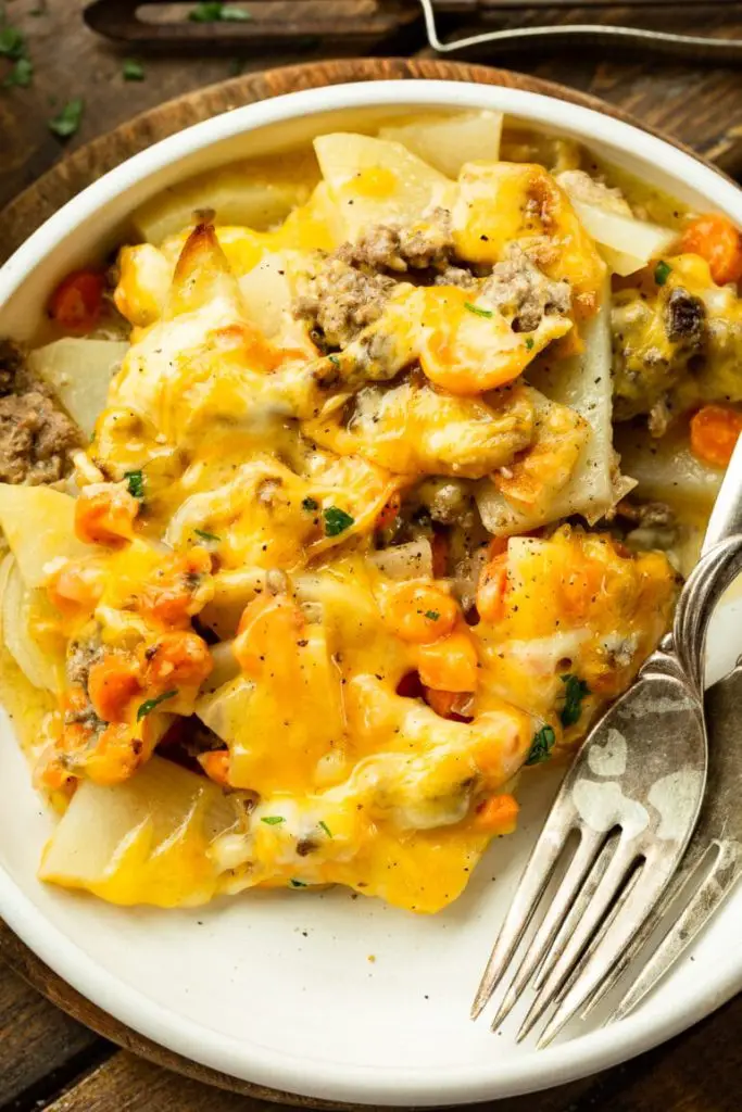 Cheesy Ground Beef and Potato Casserole