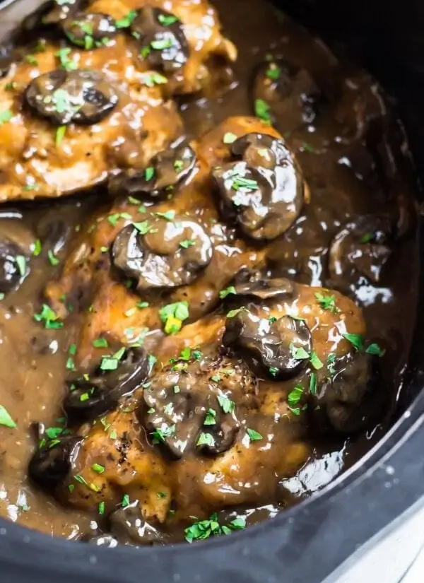 Healthy Crockpot Chicken Marsala