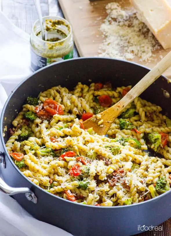 Healthy Pesto Pasta