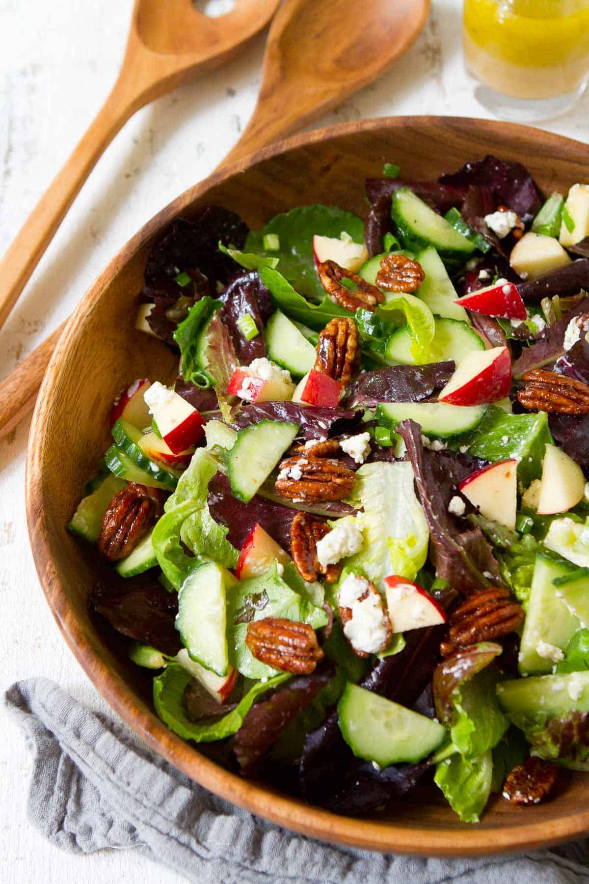 Autumn Salad with Apple and Pecans