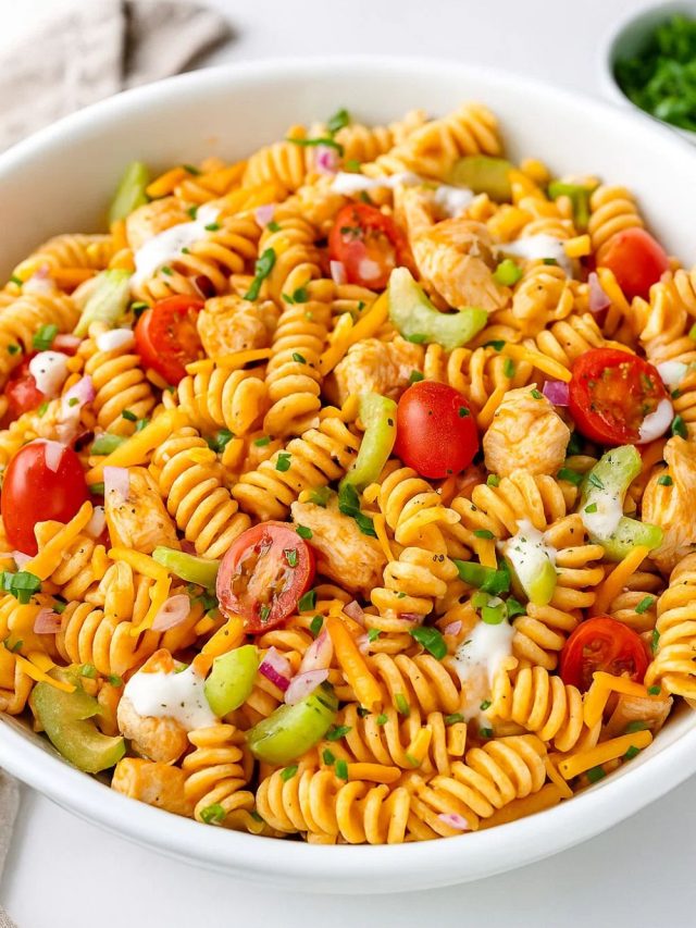 Buffalo Chicken Ranch Pasta