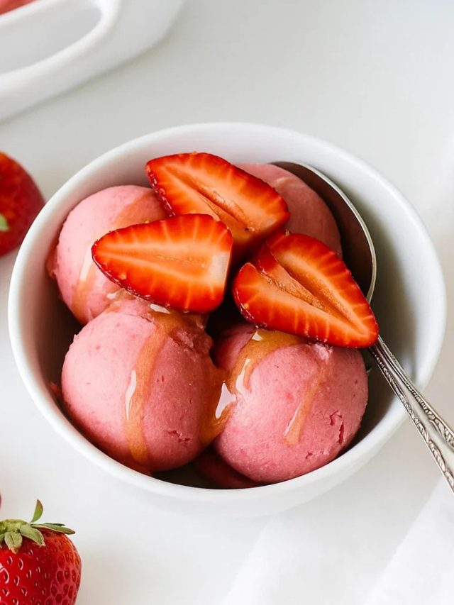 Strawberry Frozen Yogurt