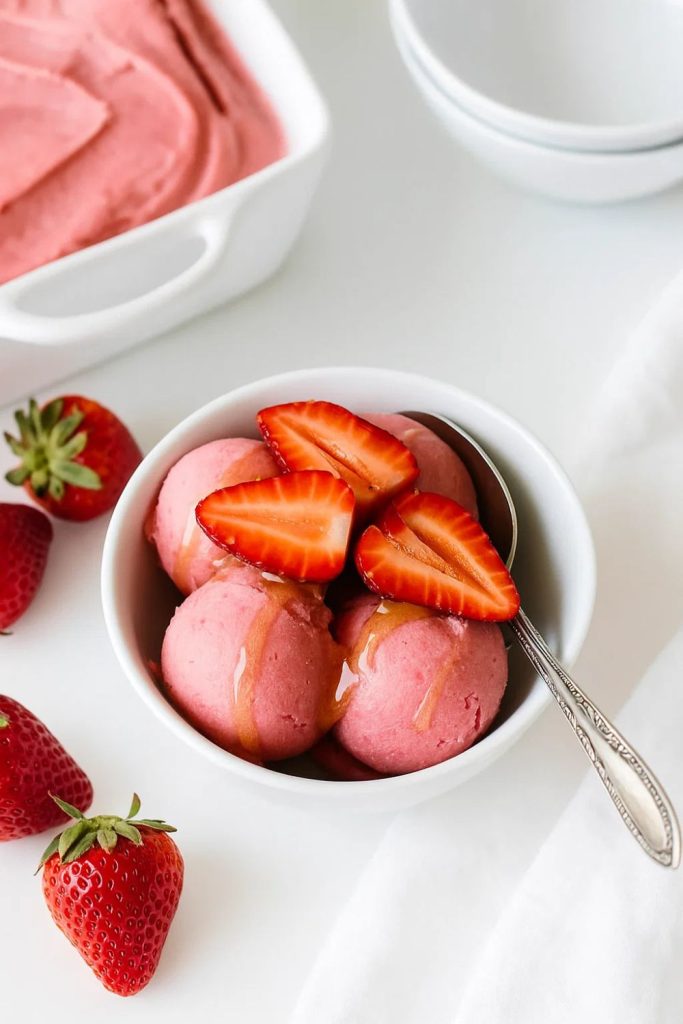 Strawberry Frozen Yogurt