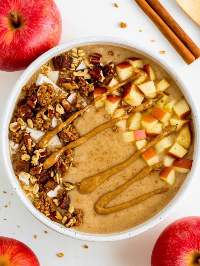 Apple Pie Smoothie Bowl