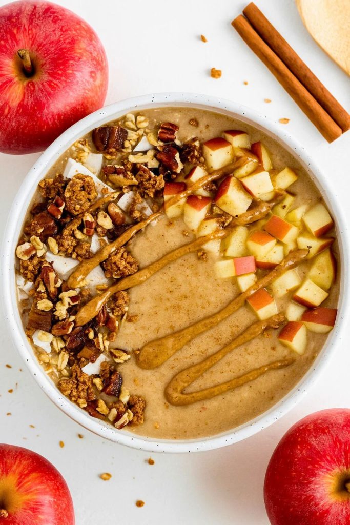 Apple Pie Smoothie Bowl